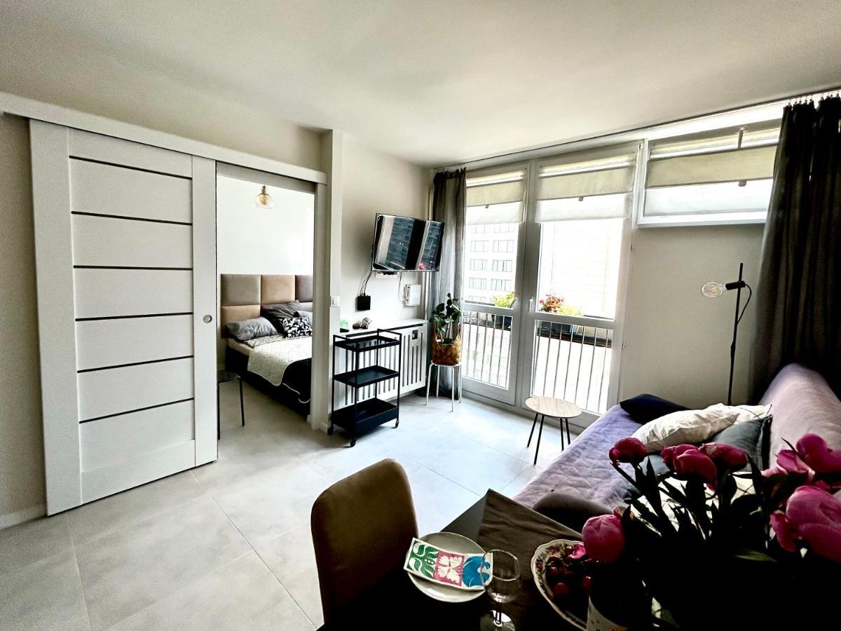 Sky Apartment Comfy Suite Pereca Warsaw Exterior photo